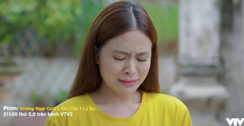 Cảnh khóc của Hoàng Thùy Linh trong phim bị chê không cảm xúc.