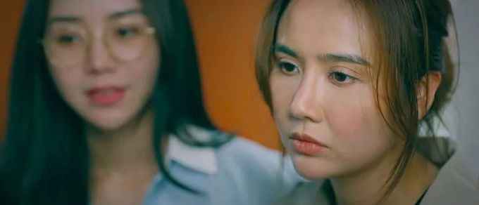 Tạo hình của Huyền Lizzie trong Chúng ta của 8 năm sau không gây được thiện cảm với khán giả.