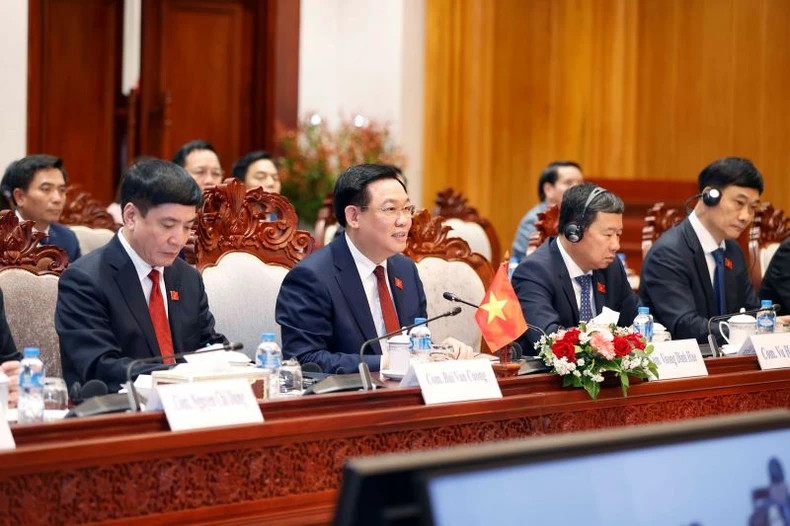 Chủ tịch Quốc hội Vương Đình Huệ phát biểu. Chủ tịch Quốc hội Vương Đình Huệ phát biểu.