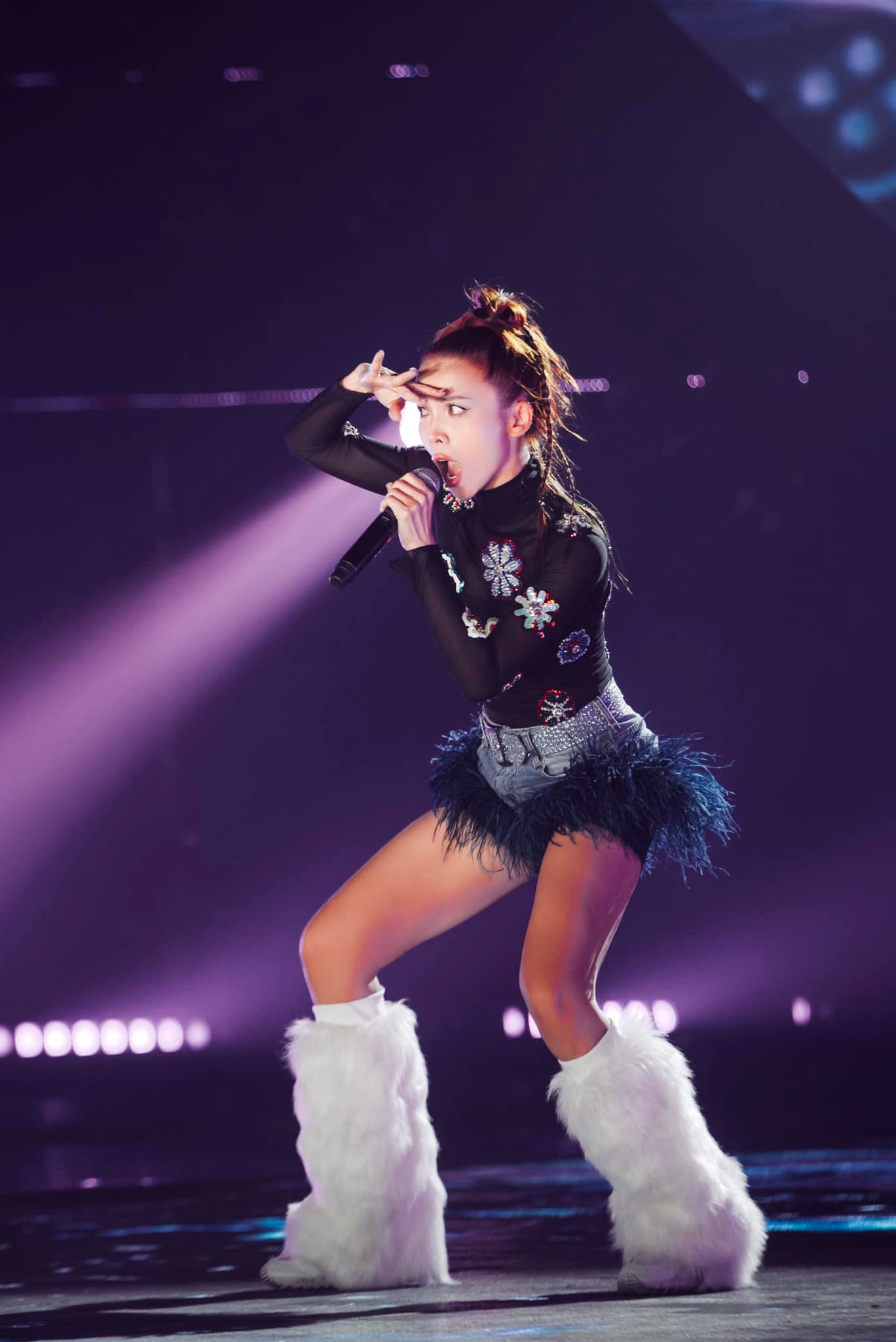 Yến Trang tại show Chị đẹp đạp gió rẽ sóng.