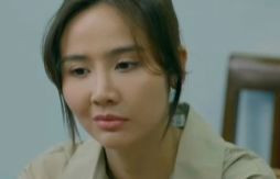 Diễn xuất của Huyền Lizzie bị nhận xét đi xuống trong bộ phim Chúng ta của 8 năm sau.