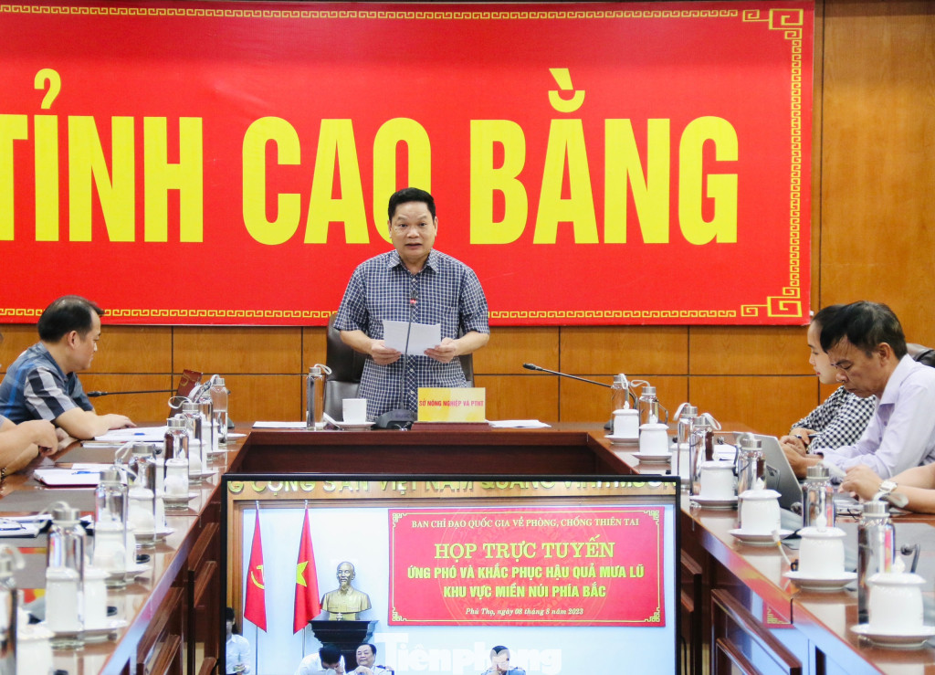 Các ngành chức năng tỉnh Cao Bằng họp bàn khắc phục hậu quả thiên tai. Ảnh: CB