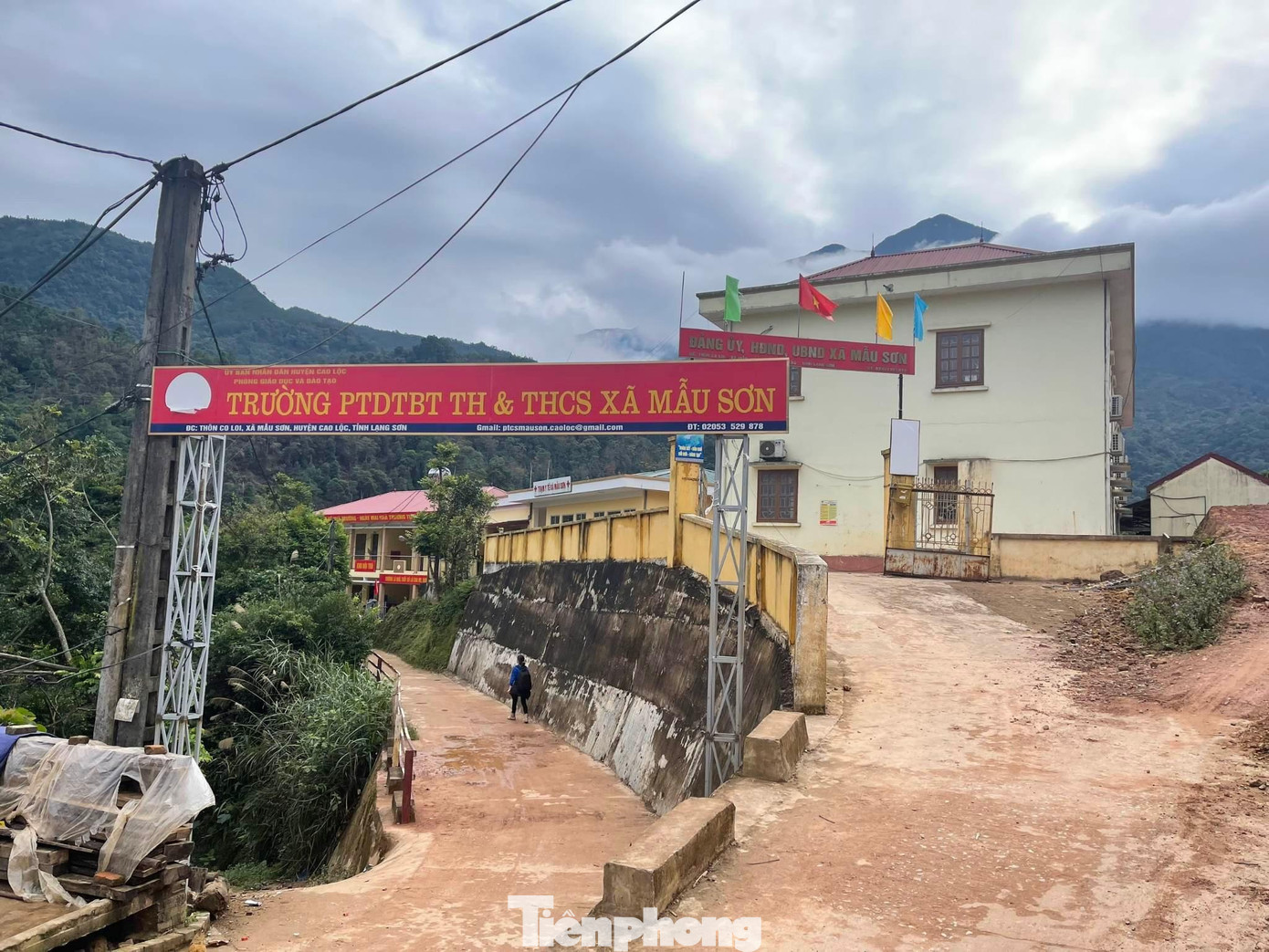 Tỉnh Lạng Sơn quan tâm đầu tư, xây dựng trường lớp kiên cố, khang trang ở vùng sâu, vùng xa, vùng đồng bào các dân tộc thiểu số. Ảnh: Duy Chiến Tỉnh Lạng Sơn quan tâm đầu tư, xây dựng trường lớp kiên cố, khang trang ở vùng sâu, vùng xa, vùng đồng bào các dân tộc thiểu số. Ảnh: Duy Chiến