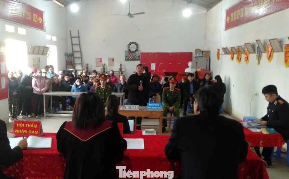 Bị cáo Từng ra tòa lĩnh án.