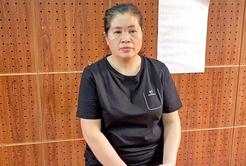 Đối tượng Hoàng Thị Vươn tại cơ quan công an. Ảnh: H.T