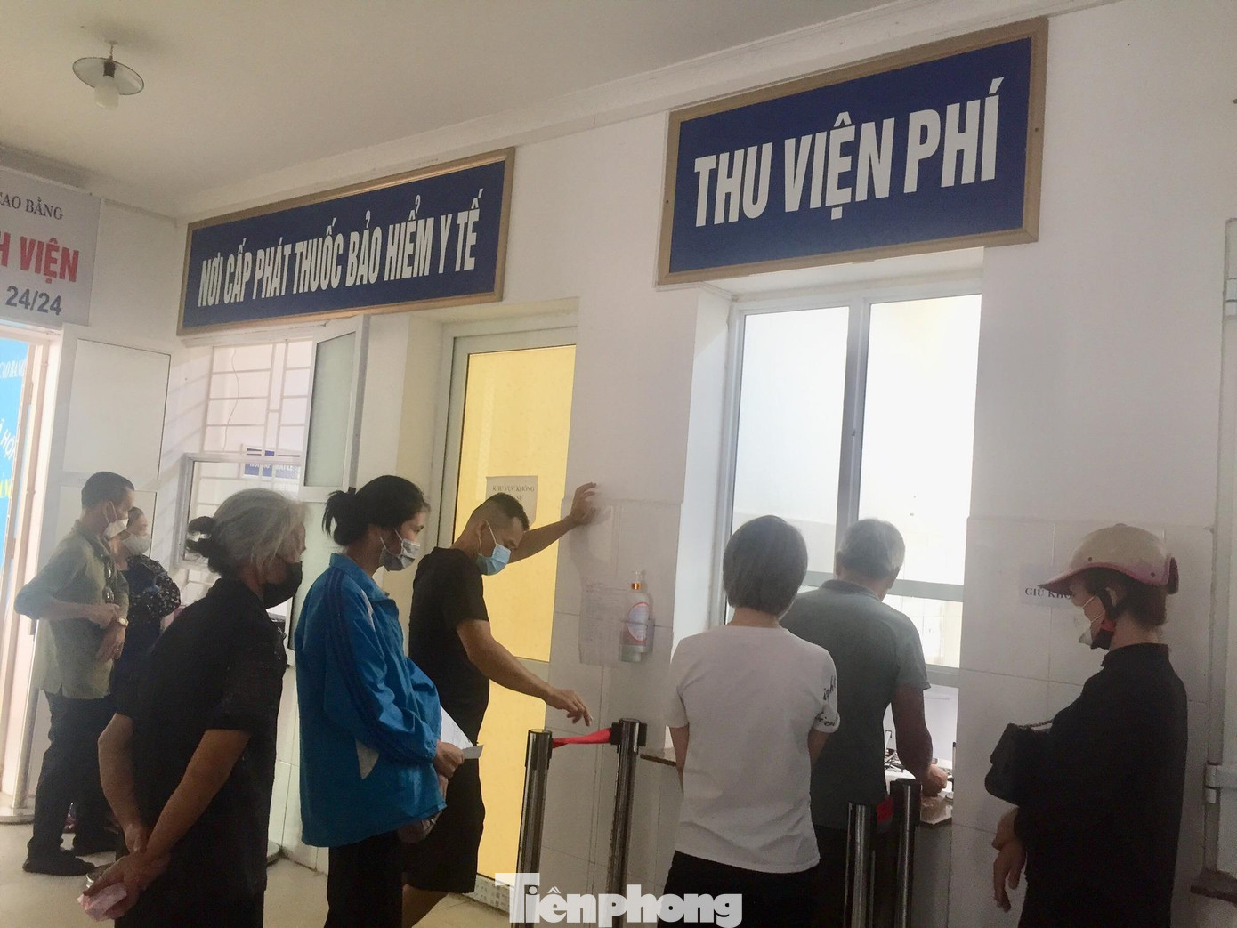 Có thời điểm, bệnh viện đa khoa tỉnh Cao Bằng khám khoảng 600 người, trong đó 100 bệnh nhân nhập viện điều trị -Ảnh: CB