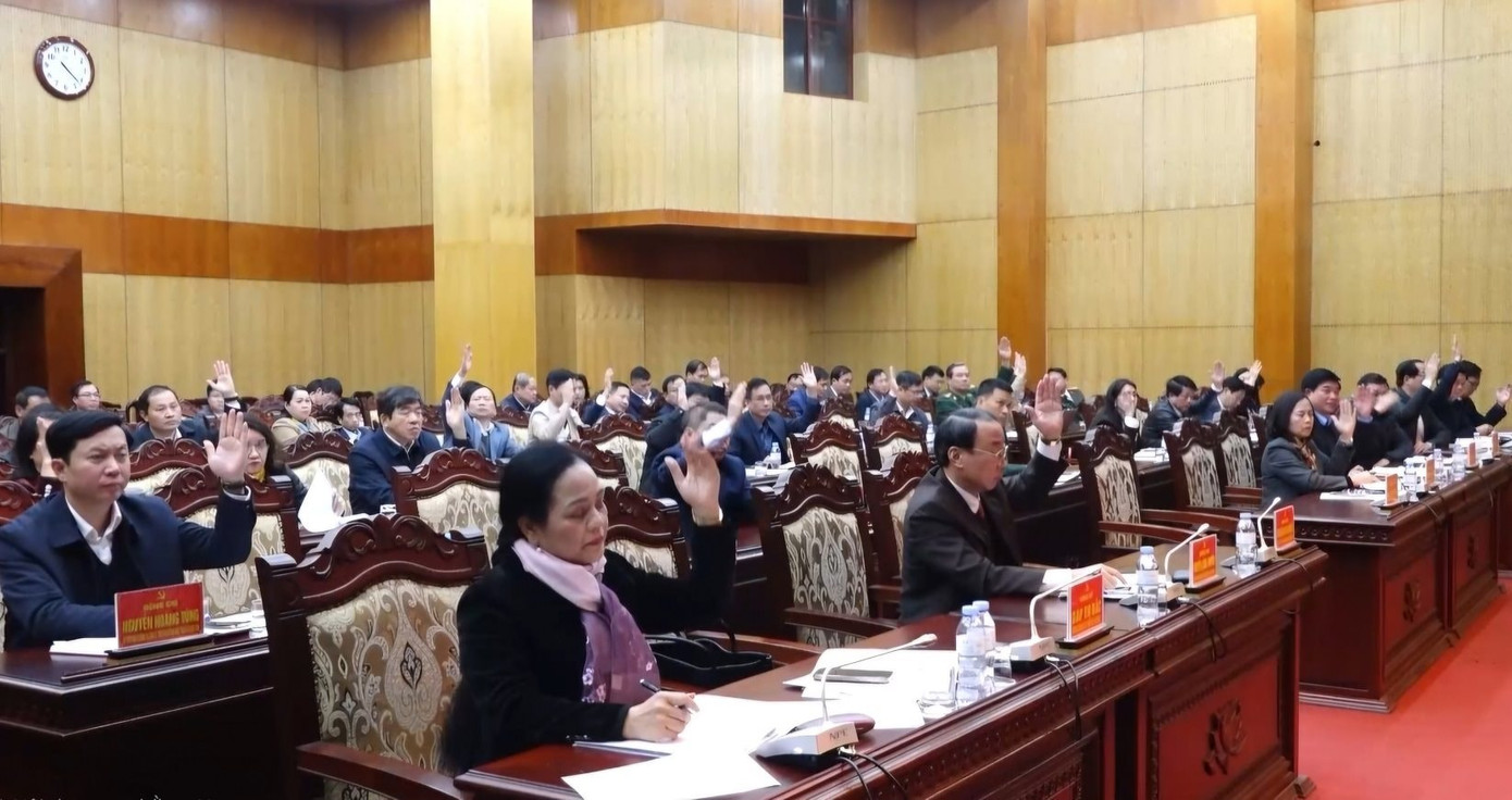 Thông qua Nghị quyết của Ban Chấp hành Đảng bộ tỉnh Lạng Sơn phê duyệt phương án sắp xếp tổ chức bộ máy ở địa phương. Thông qua Nghị quyết của Ban Chấp hành Đảng bộ tỉnh Lạng Sơn phê duyệt phương án sắp xếp tổ chức bộ máy ở địa phương.