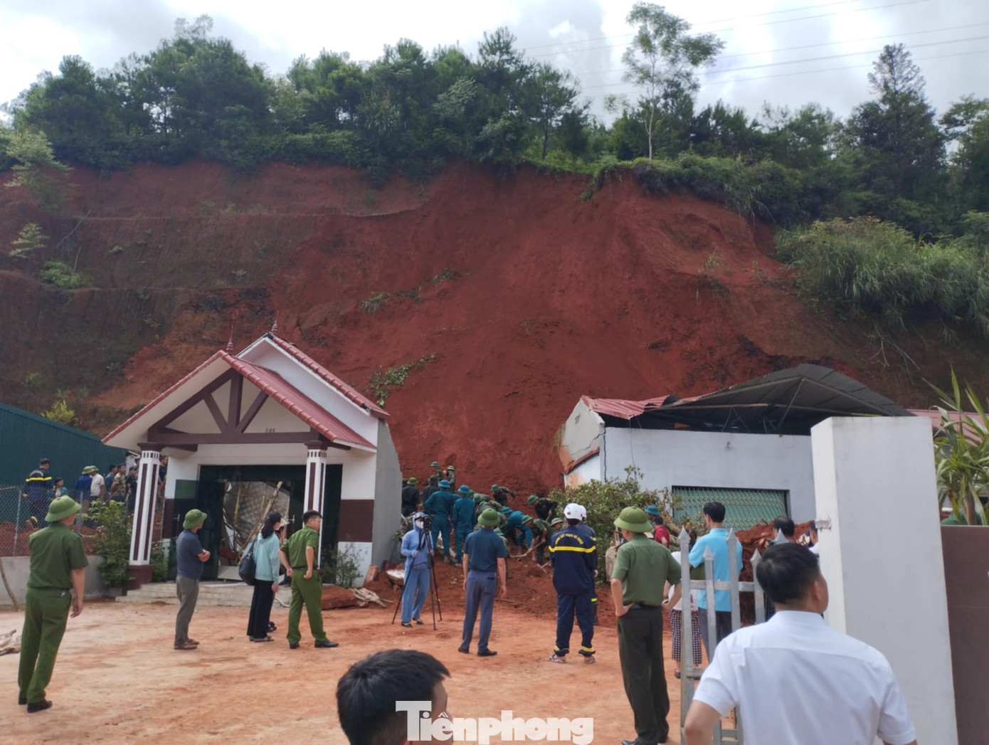 Hiện trường vụ sạt lở đất ở Km16 thuộc thôn Sài Hồ, xã Tân Thành, huyện Cao Lộc. Ảnh: Duy Chiến Hiện trường vụ sạt lở đất ở Km16 thuộc thôn Sài Hồ, xã Tân Thành, huyện Cao Lộc. Ảnh: Duy Chiến