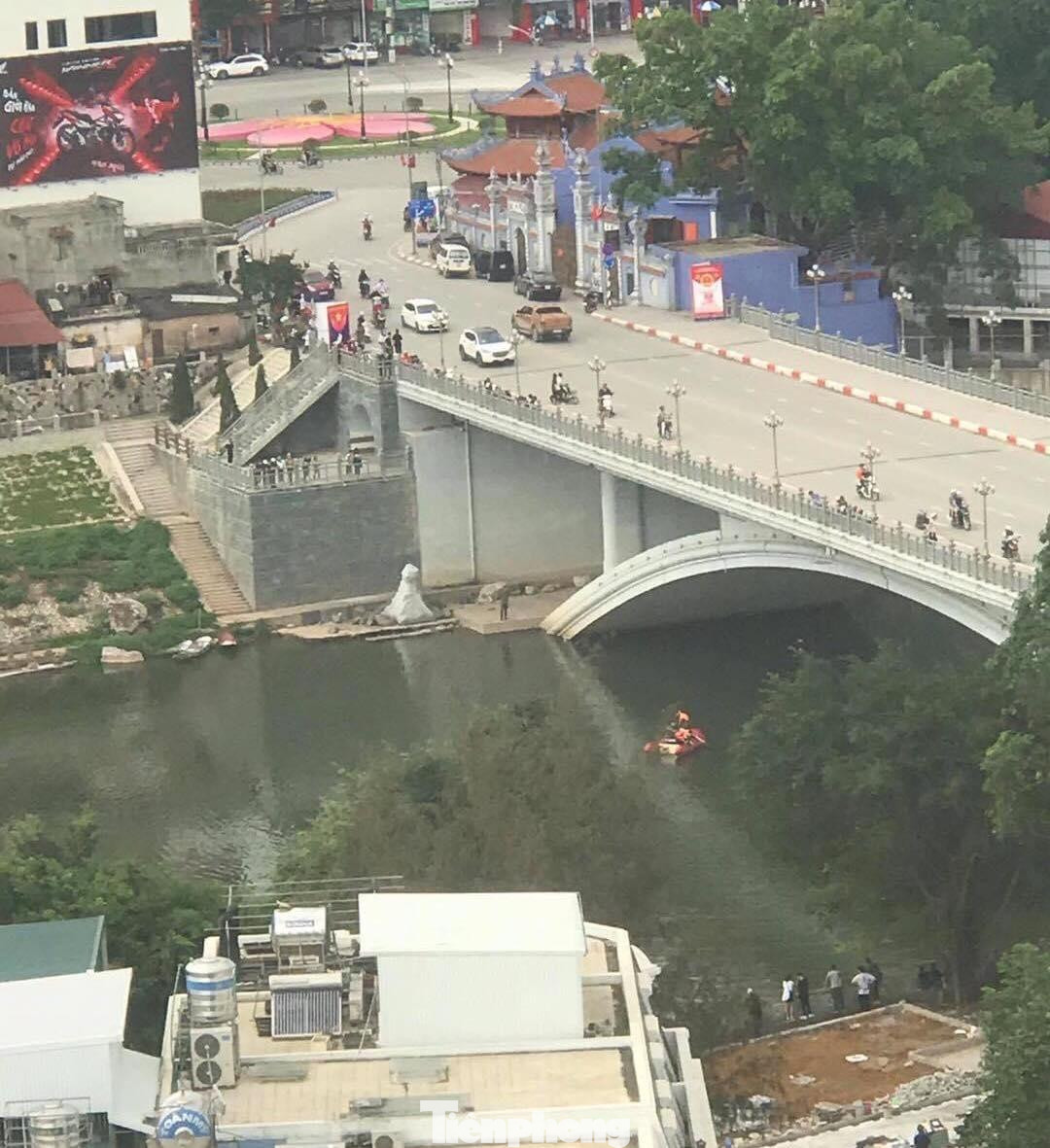 Năm 2020, tại cầu Kỳ Cùng có 2 vụ nhảy cầu tự tử, năm nay lại tái diễn sự việc đau lòng .Ảnh: Duy Chiến Năm 2020, tại cầu Kỳ Cùng có 2 vụ nhảy cầu tự tử, năm nay lại tái diễn sự việc đau lòng .Ảnh: Duy Chiến