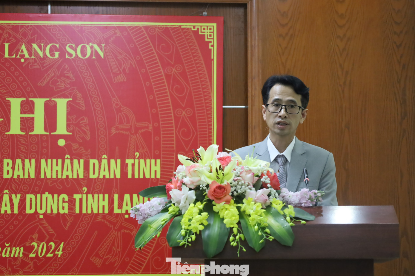 Tân Giám đốc Sở Xây dựng Nguyễn Duy Đông hứa sẽ cùng tập thể lãnh đạo, cán bộ công chức Sở xây dựng Lạng Sơn đoàn kết, giành nhiều thành tích trong thời gian tới. Ảnh: Duy Chiến Tân Giám đốc Sở Xây dựng Nguyễn Duy Đông hứa sẽ cùng tập thể lãnh đạo, cán bộ công chức Sở xây dựng Lạng Sơn đoàn kết, giành nhiều thành tích trong thời gian tới. Ảnh: Duy Chiến