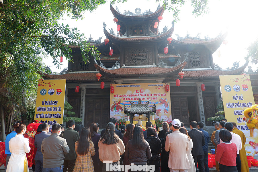 Dịp năm mới, Chùa Thành (thành phố Lạng Sơn) tổ chức các hoạt động vui xuân đón Tết an toàn, đảm bảo vệ sinh môi trường.