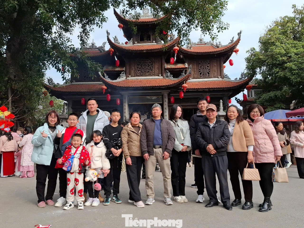 Nơi thờ tự cũng là địa điểm để mọi người đoàn viên.