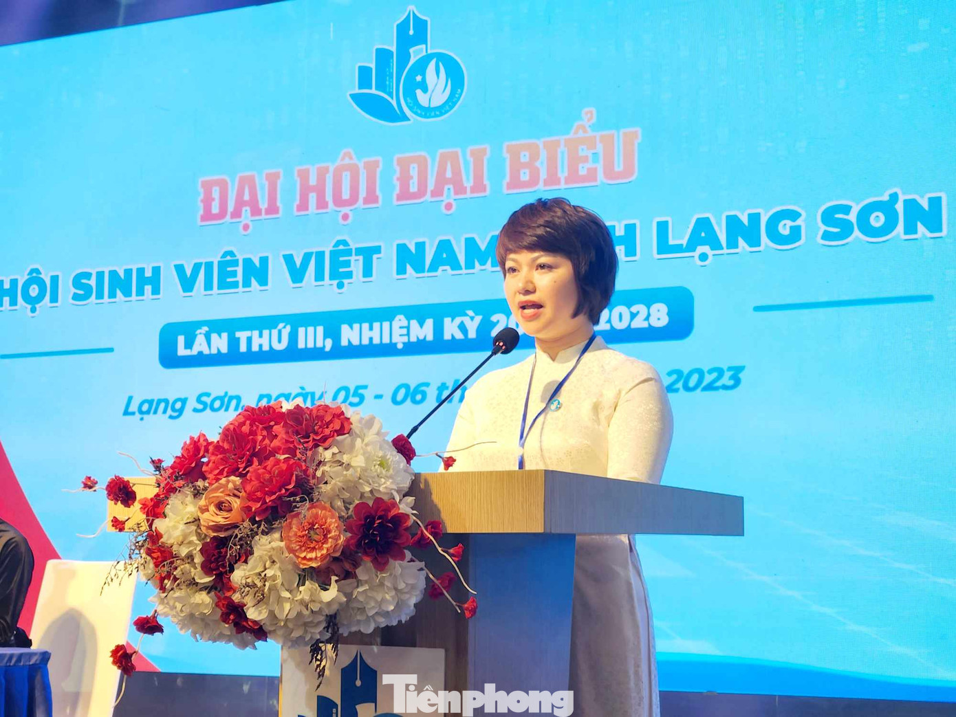 Chị Lê Thùy Dung - Phó Bí thư Tỉnh Đoàn, Chủ tịch Hội Sinh viên Việt Nam tỉnh Lạng Sơn phát biểu khai mạc Đại hội. Ảnh: Duy Chiến