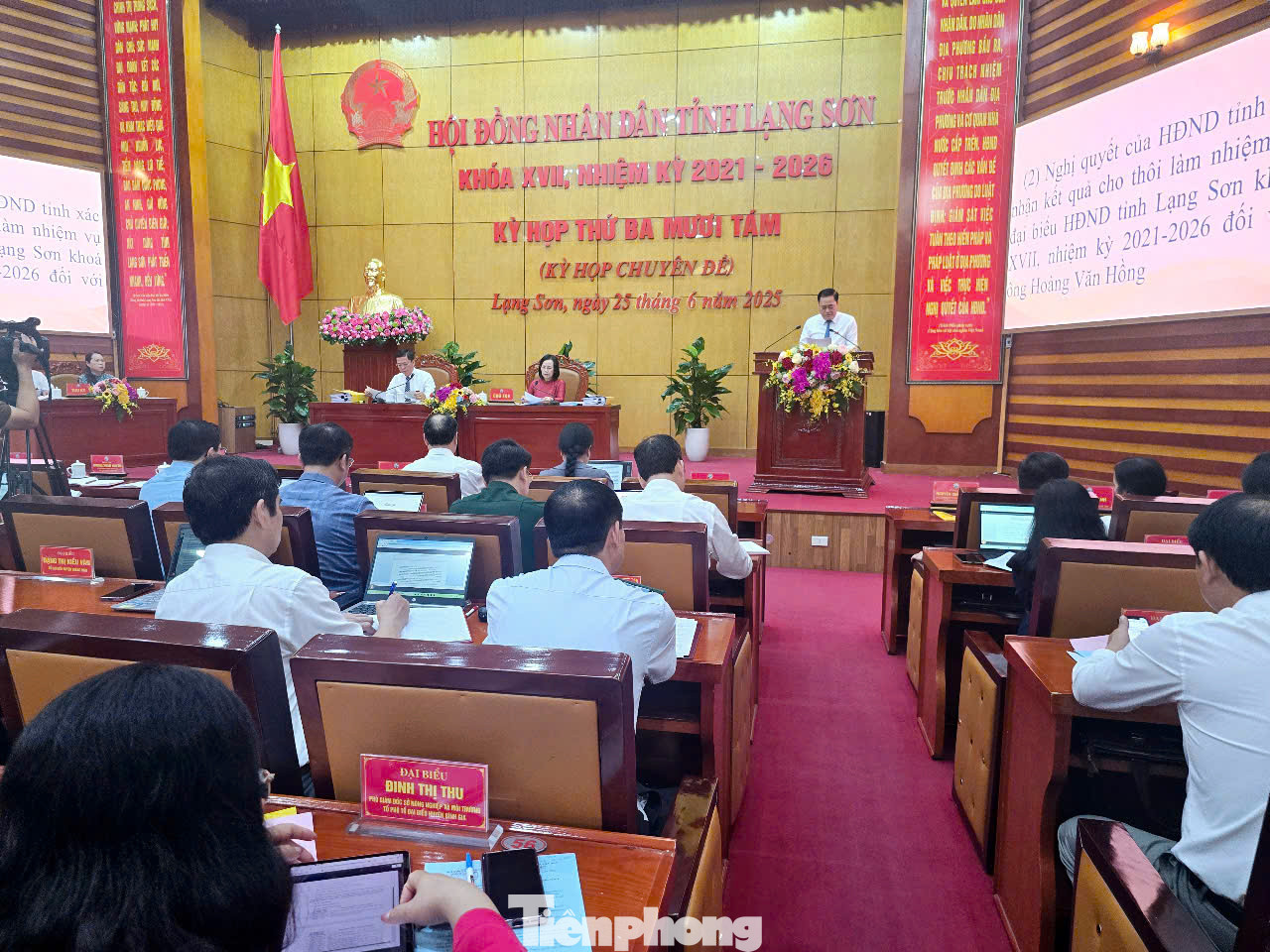 Kỳ họp HĐND tỉnh Lạng Sơn xem xét, thông qua nhiều nghị quyết quan trọng trong việc phát triển kinh tế- xã hội tỉnh Lạng Sơn. Ảnh: Duy Chiến. Kỳ họp HĐND tỉnh Lạng Sơn xem xét, thông qua nhiều nghị quyết quan trọng trong việc phát triển kinh tế- xã hội tỉnh Lạng Sơn. Ảnh: Duy Chiến.
