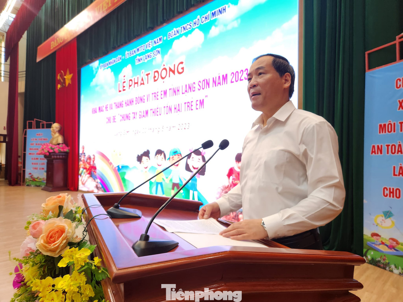 Phó Chủ tịch Thường trực UBND tỉnh Lạng Sơn Dương Xuân Huyên khẳng định, địa phương đã, đang và sẽ dành cho trẻ em những gì tốt đẹp nhất. Ảnh: Duy Chiến