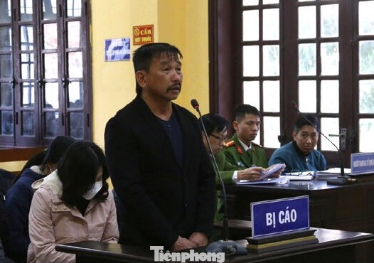 Bị cáo Đặng Hoàng Tâm, Giám đốc Trung tâm Đào tạo và sát hạch lái xe mô tô Trường An, Lạng Sơn là người chủ động đưa hối lộ để thực hiện các hành vi sai trái -Ảnh: Duy Chiến Bị cáo Đặng Hoàng Tâm, Giám đốc Trung tâm Đào tạo và sát hạch lái xe mô tô Trường An, Lạng Sơn là người chủ động đưa hối lộ để thực hiện các hành vi sai trái -Ảnh: Duy Chiến