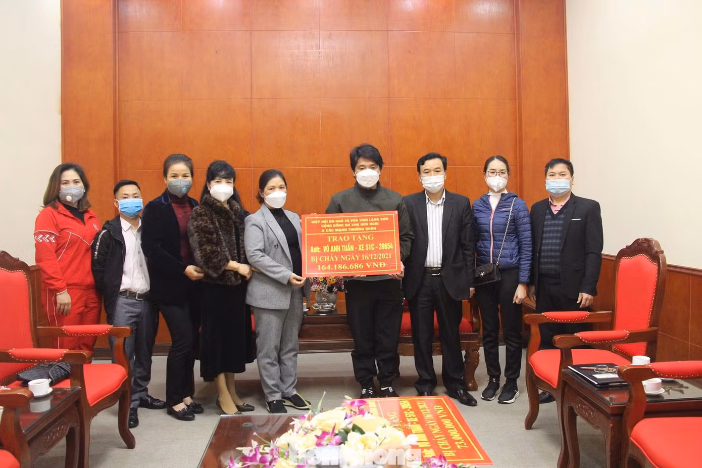Nhiều tập thể, cá nhân có tấm lòng vàng hỗ trợ anh Tuấn sửa chữa xe, ổn định cuộc sống -Ảnh: Duy Chiến