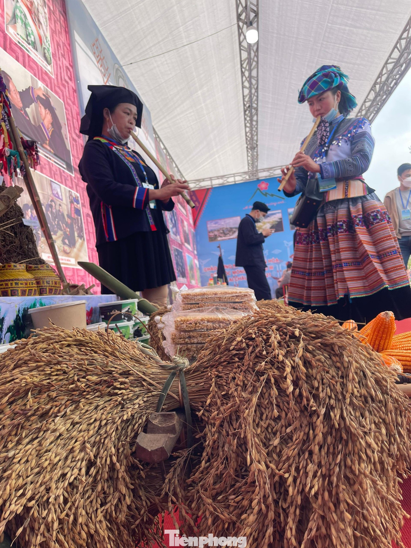 Cùng chung bản nhạc cầu mùa màng tươi tốt, bội thu -Ảnh: Duy Chiến Cùng chung bản nhạc cầu mùa màng tươi tốt, bội thu -Ảnh: Duy Chiến