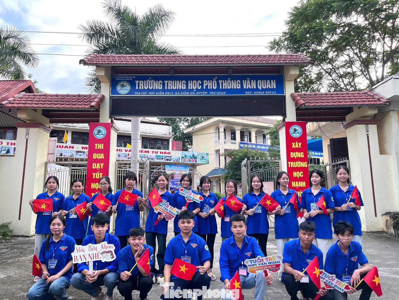 Đoàn viên, thanh niên ở huyện miền núi Văn Quan (Lạng Sơn) hồ hởi tham gia tiếp sức mùa thi vào lớp 10. Đoàn viên, thanh niên ở huyện miền núi Văn Quan (Lạng Sơn) hồ hởi tham gia tiếp sức mùa thi vào lớp 10.