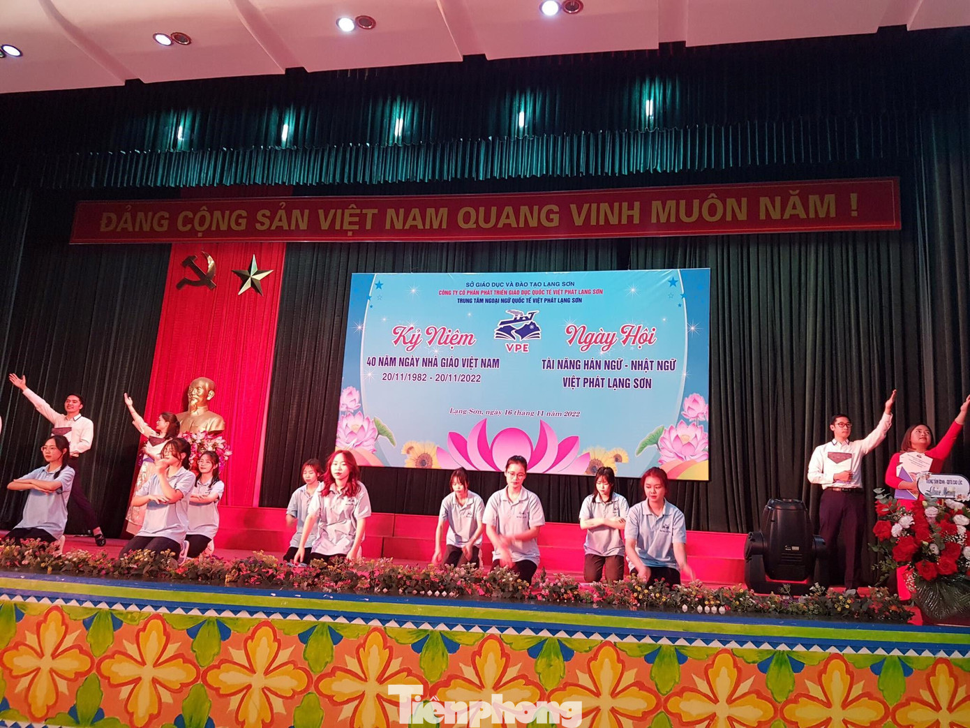 Thanh niên Lạng Sơn thể hiện quyết tâm hướng nghiệp, học ngoại ngữ để lập nghiệp trong tương lai - Ảnh: Duy Chiến Thanh niên Lạng Sơn thể hiện quyết tâm hướng nghiệp, học ngoại ngữ để lập nghiệp trong tương lai - Ảnh: Duy Chiến