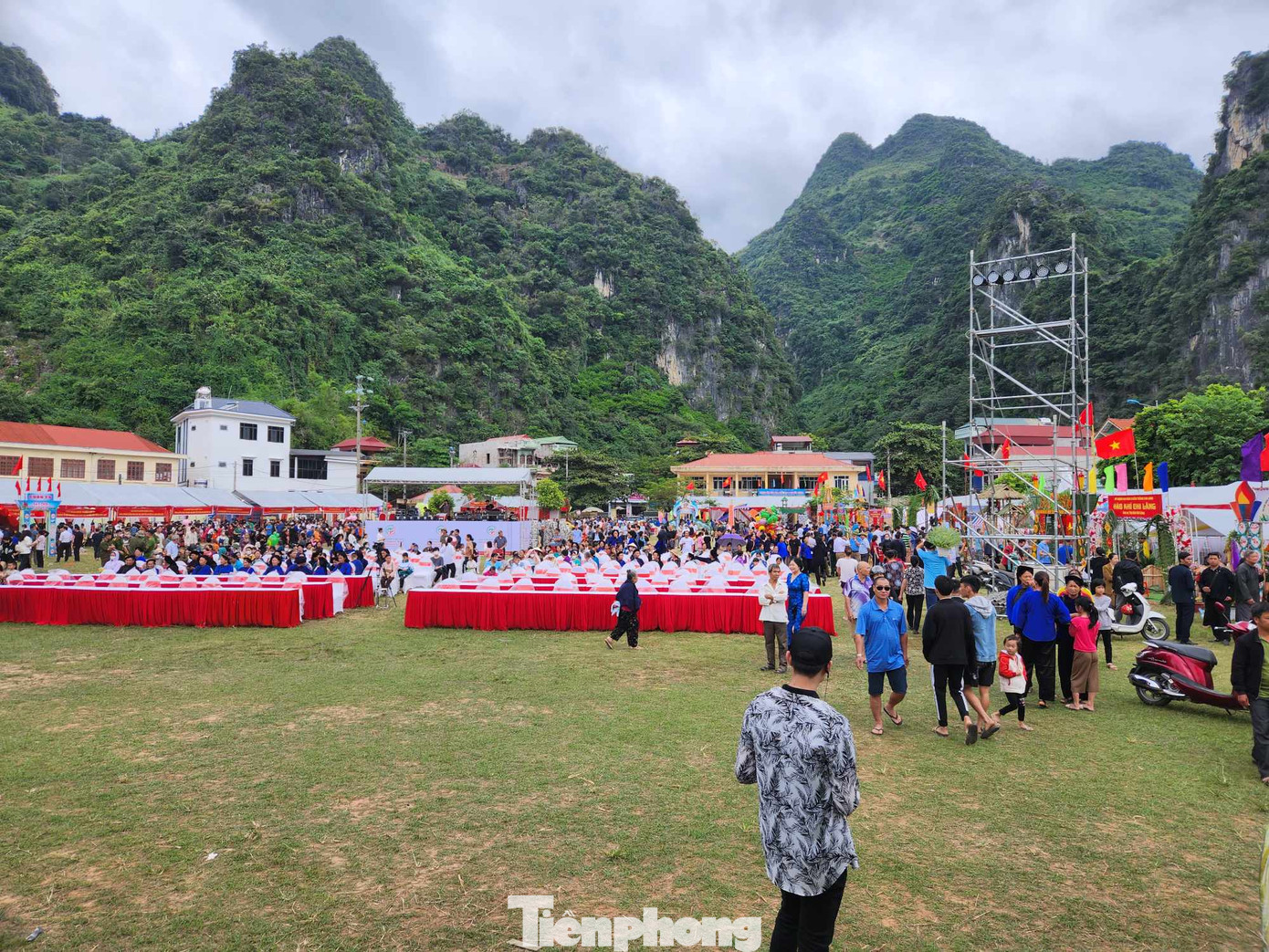 Tươi vui, phấn khởi Hội trại Văn hóa- Thể thao huyện Chi Lăng. Ảnh: Duy Chiến