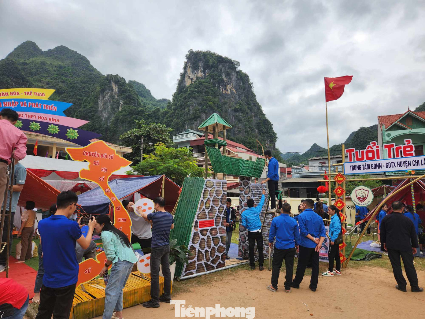 Nhiều cổng trại được đầu tư, sáng tạo đẹp, ấn tượng.