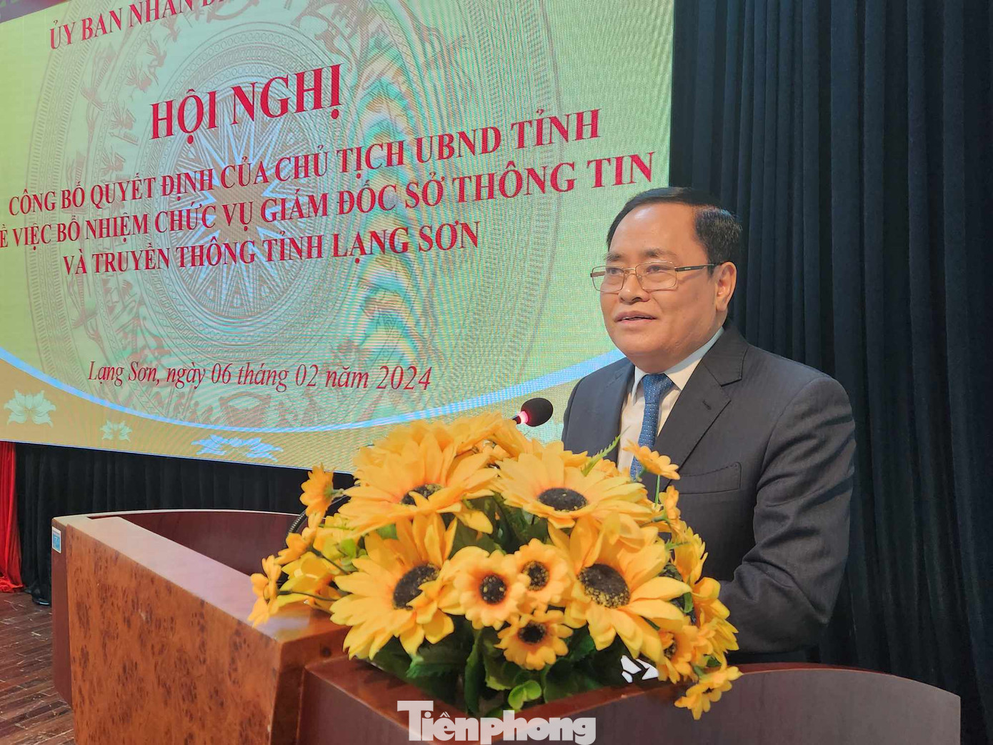 Phát biểu giao nhiệm vụ, lãnh đạo UBND tỉnh Lạng Sơn mong muốn trên cương vị mới, các cán bộ được điều động, bổ nhiệm nỗ lực, hoàn thành tốt nhiệm vụ được giao. Ảnh: Duy Chiến Phát biểu giao nhiệm vụ, lãnh đạo UBND tỉnh Lạng Sơn mong muốn trên cương vị mới, các cán bộ được điều động, bổ nhiệm nỗ lực, hoàn thành tốt nhiệm vụ được giao. Ảnh: Duy Chiến