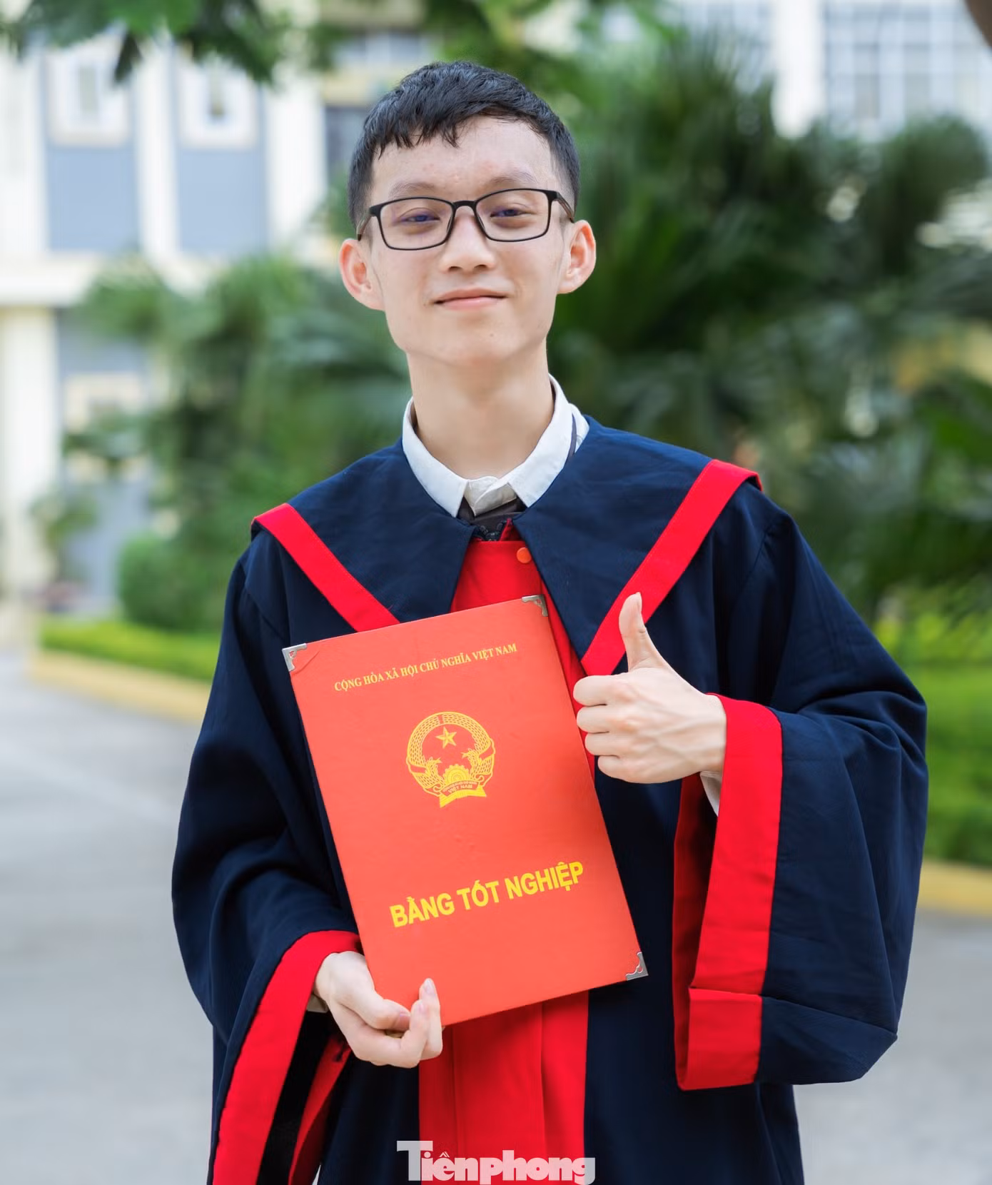 Chàng trai dân tộc Nùng Hứa Xuân Thiệu là thủ khoa khối A00 của tỉnh Lạng Sơn. Ảnh: Duy Chiến