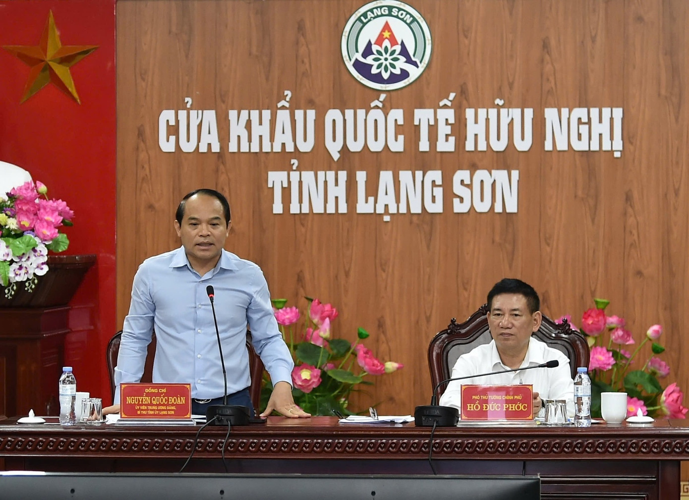 Lãnh đạo tỉnh Lạng Sơn báo cáo về việc thực hiện đề án xây dựng cửa khẩu thông minh.