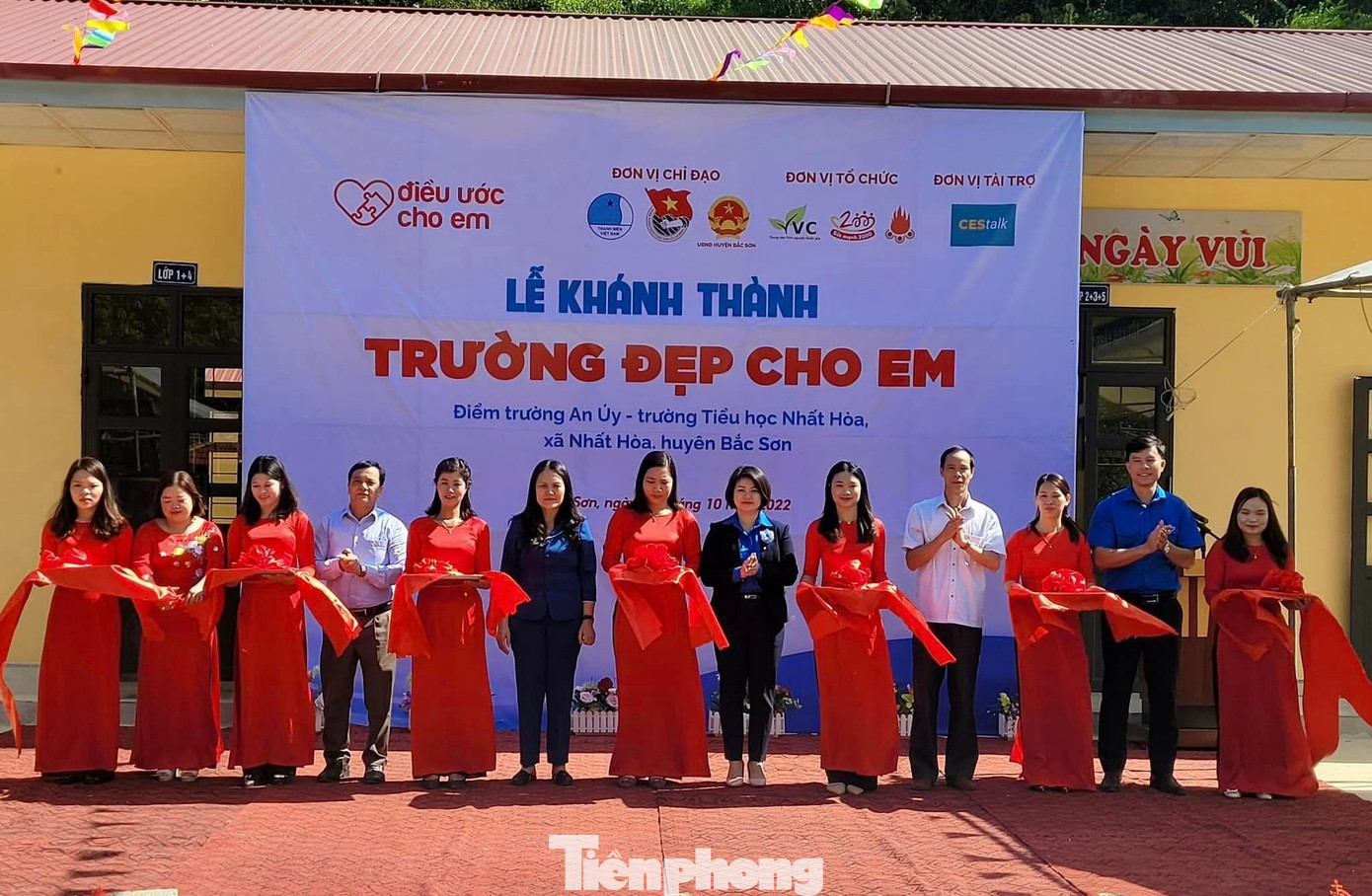 Nghi lễ cắt băng khánh thành điểm trường - Ảnh: Duy Chiến Nghi lễ cắt băng khánh thành điểm trường - Ảnh: Duy Chiến