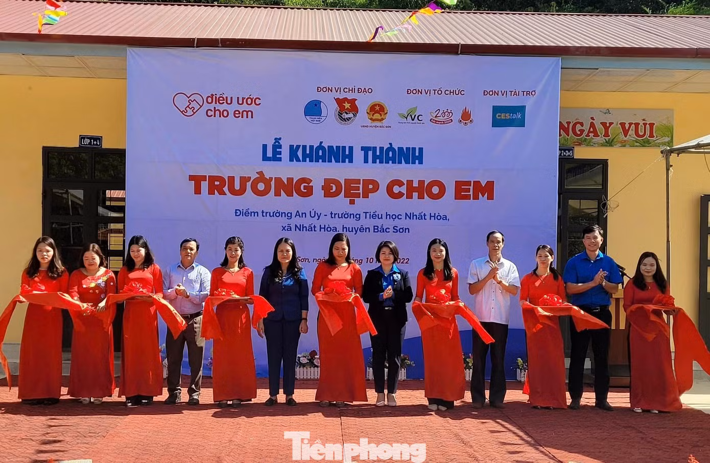 Nghi lễ cắt băng khánh thành điểm trường - Ảnh: Duy Chiến