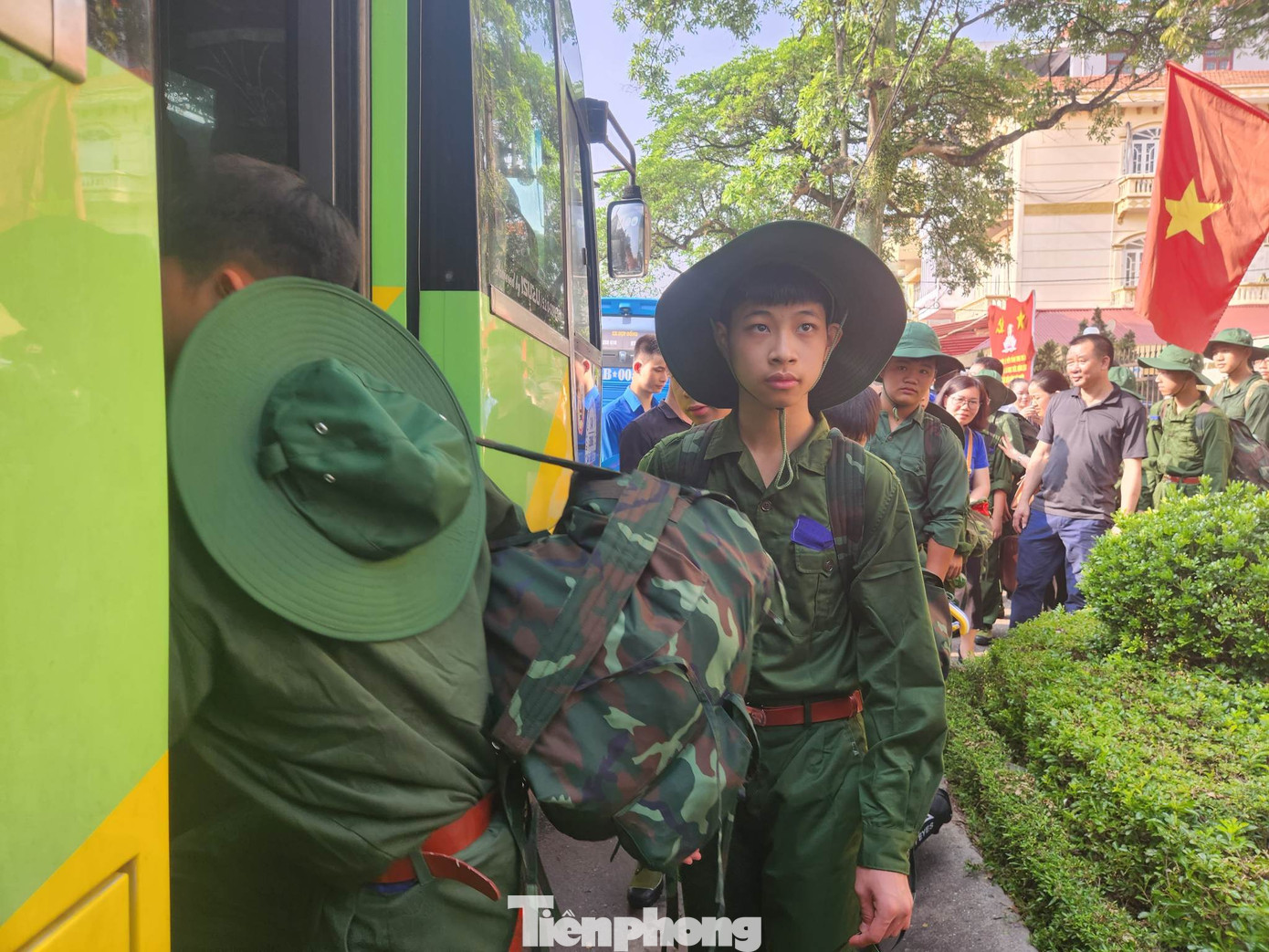 Lên đường tới đơn vị Trung đoàn 141, sư đoàn 3 Anh hùng. Ảnh: Duy Chiến