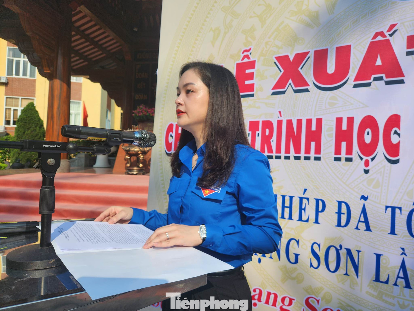 Chị Đinh Thị Anh Thư, Bí Thư Tỉnh Đoàn Lạng Sơn mong muốn thời gian tham gia rèn luyện, trải nghiệm tại môi trường quân đội chính quy, các em sẽ trưởng thành, tiến bộ. Ảnh: Duy Chiến