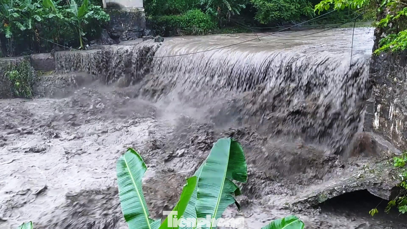 Chiều tối 5/7, trên địa bàn tỉnh Cao Bằng xuất hiện mưa lũ lớn -Ảnh: TL