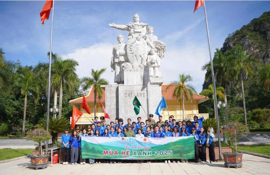 Khí thế ra quân "Mùa hè xanh" ở xứ Lạng.