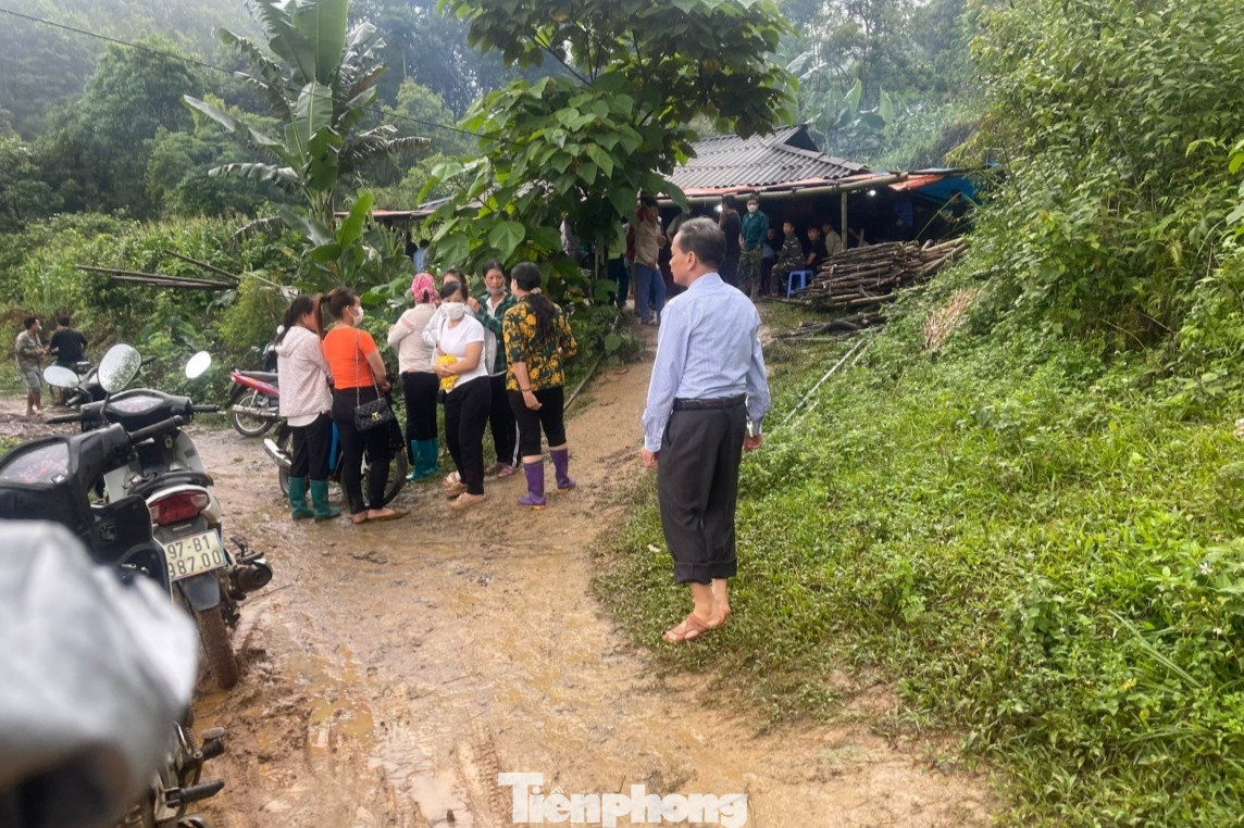 Dư luận nhân dân quan tâm đến tình hình sức khỏe cũng như nguyên nhân dẫn đến 2 cái chết thương tâm của gia đình ở huyện Ba Bể, tỉnh Bắc Kạn. Dư luận nhân dân quan tâm đến tình hình sức khỏe cũng như nguyên nhân dẫn đến 2 cái chết thương tâm của gia đình ở huyện Ba Bể, tỉnh Bắc Kạn.