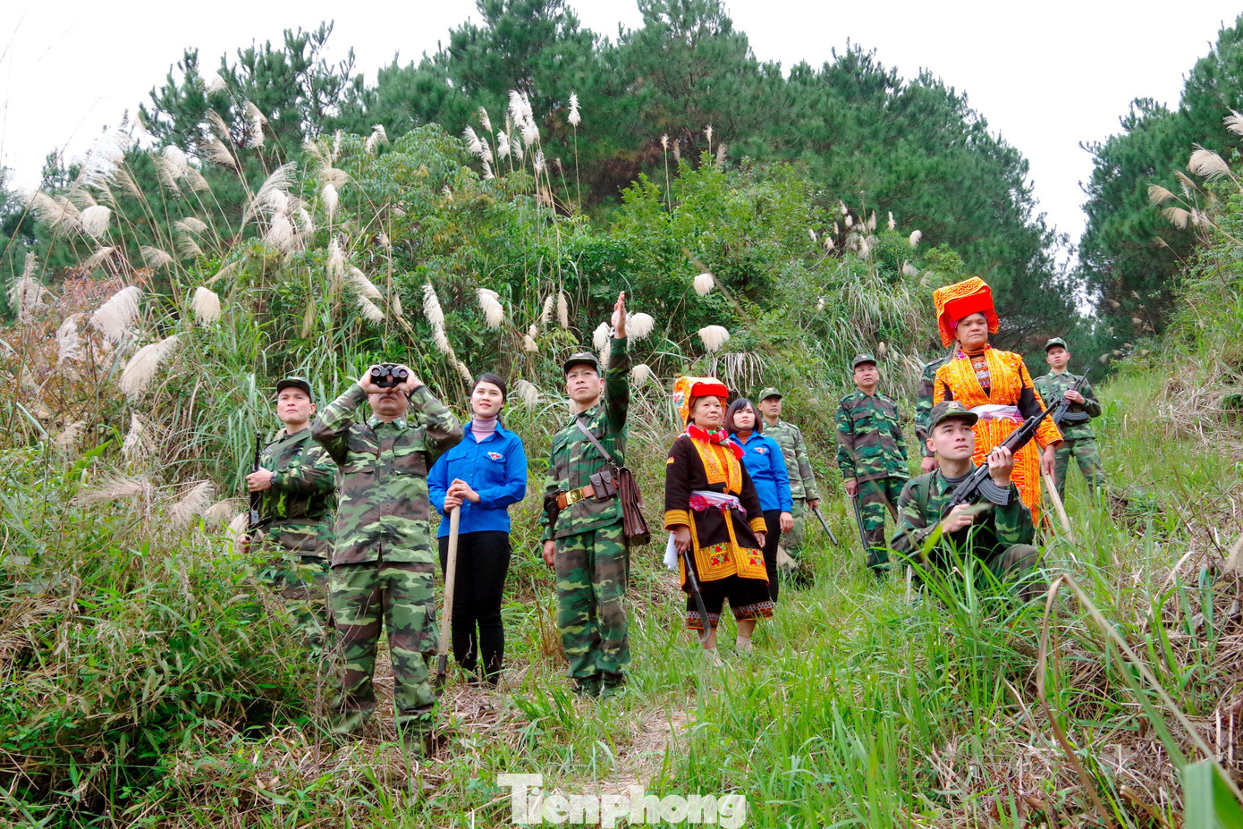 Các lực lượng chức năng ở tuyến biên giới Lạng Sơn tăng cường tuần tra, kiểm soát, ngăn chặn xuất nhập cảnh trái phép qua đường mòn .Ảnh: TL