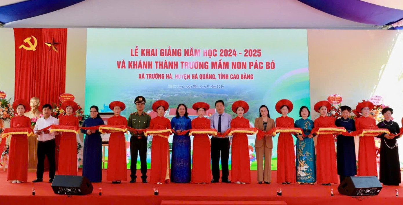 Nghi lễ Khánh thành trường mầm non Pác Bó, Cao Bằng. (ảnh: N.K) Nghi lễ Khánh thành trường mầm non Pác Bó, Cao Bằng. (ảnh: N.K)