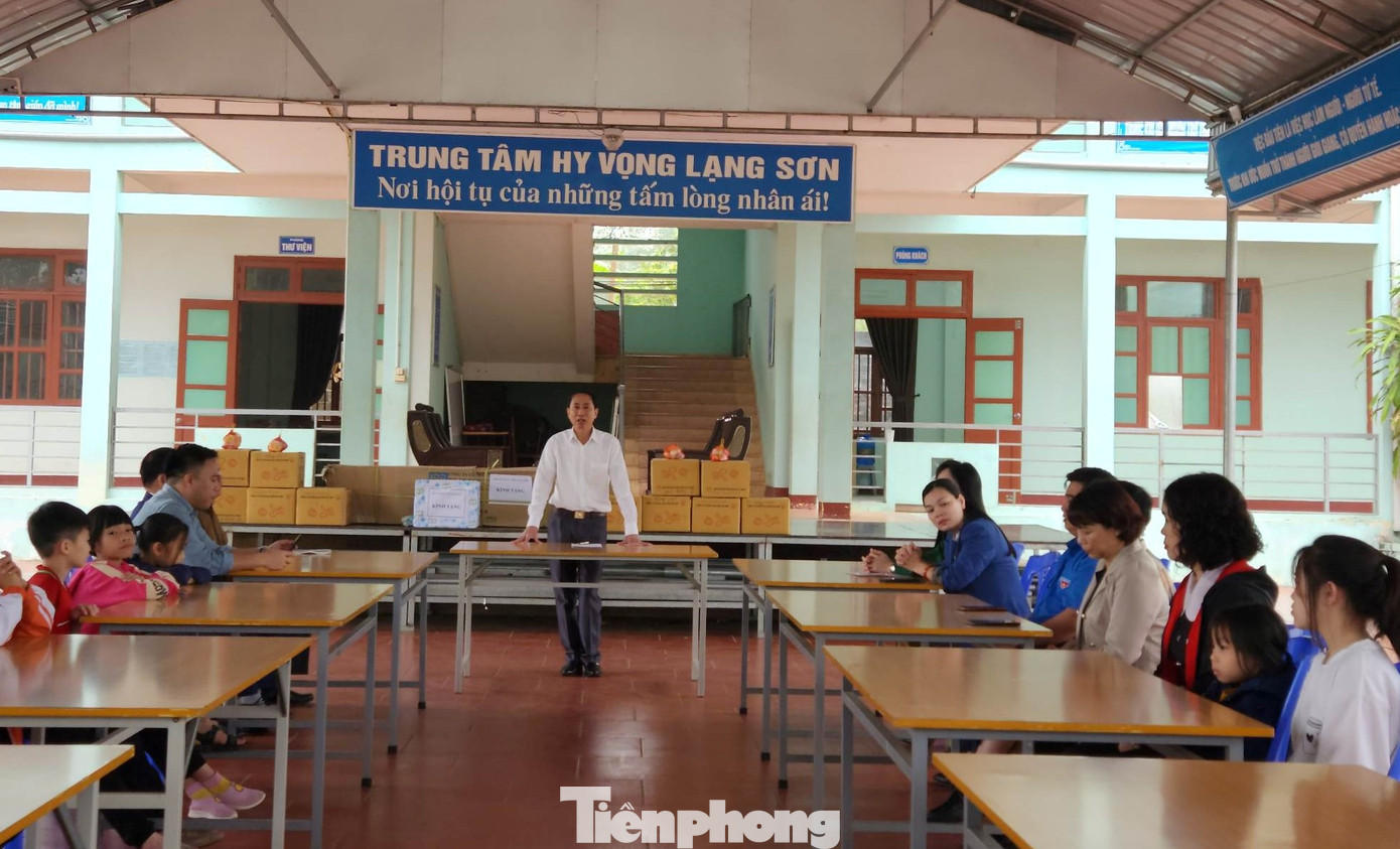 Đại diện báo Tiền Phong tại Lạng Sơn cho biết, hoạt động trao quà nằm trong chuỗi chương trình kỷ niệm 70 năm thành lập báo Tiền Phong (16/11/1953-16/11/2023).