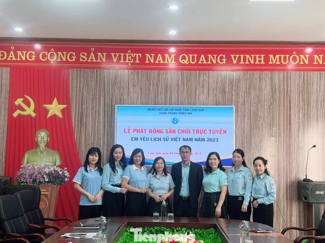 Ban tổ chức cuộc thi tại Lễ phát động sân chơi trực tuyến "Em yêu lịch sử Việt Nam". Ảnh: Duy Chiến Ban tổ chức cuộc thi tại Lễ phát động sân chơi trực tuyến "Em yêu lịch sử Việt Nam". Ảnh: Duy Chiến