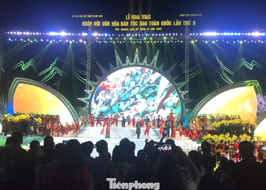 Đông đảo người dân đến tham gia Lễ khai mạc Ngày hội Văn hóa dân tộc Dao lần thứ 2 -Ảnh: TL Đông đảo người dân đến tham gia Lễ khai mạc Ngày hội Văn hóa dân tộc Dao lần thứ 2 -Ảnh: TL