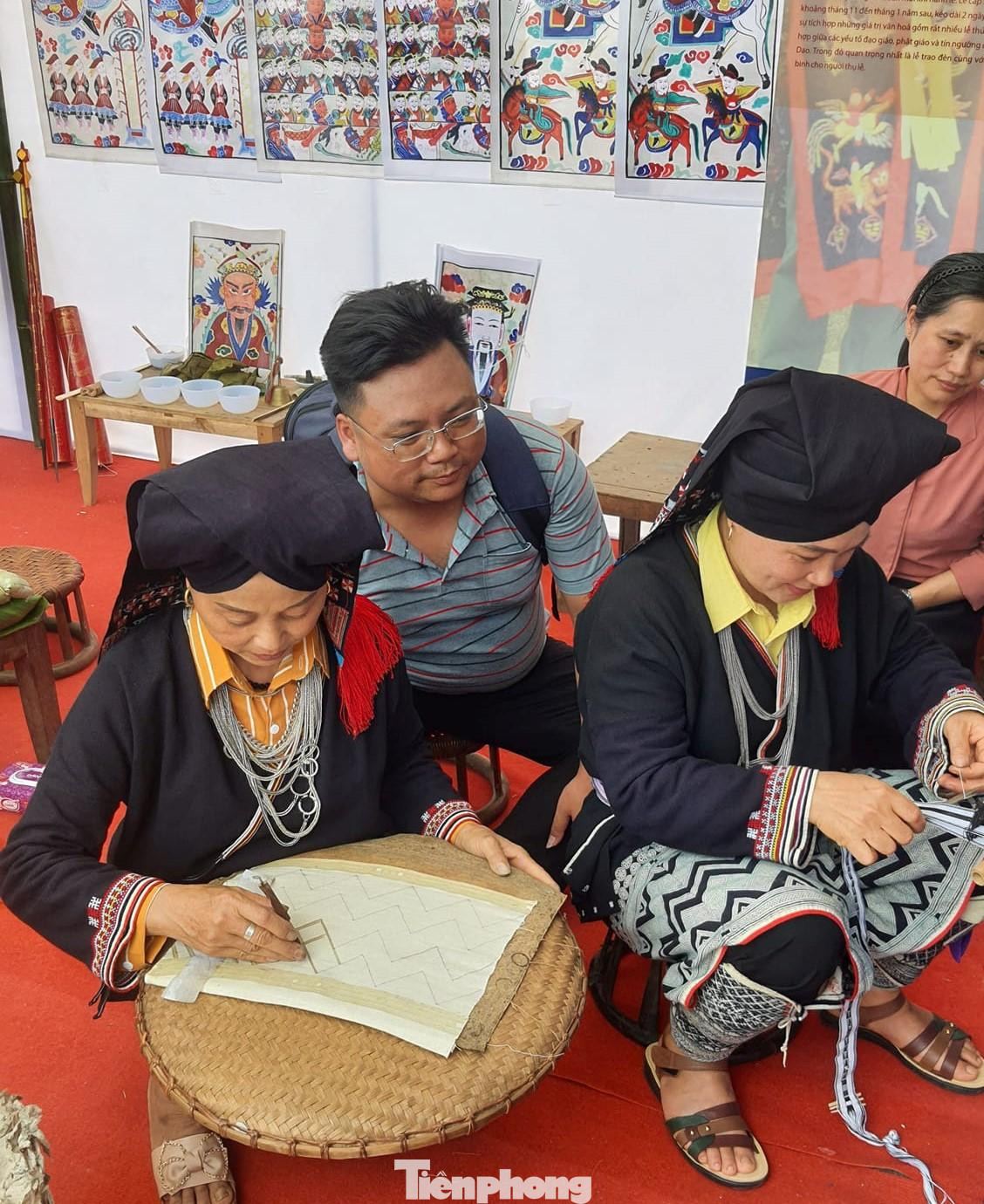 Người Dao làm thổ cẩm rất điệu nghệ, đẹp mắt -Ảnh: PV Người Dao làm thổ cẩm rất điệu nghệ, đẹp mắt -Ảnh: PV