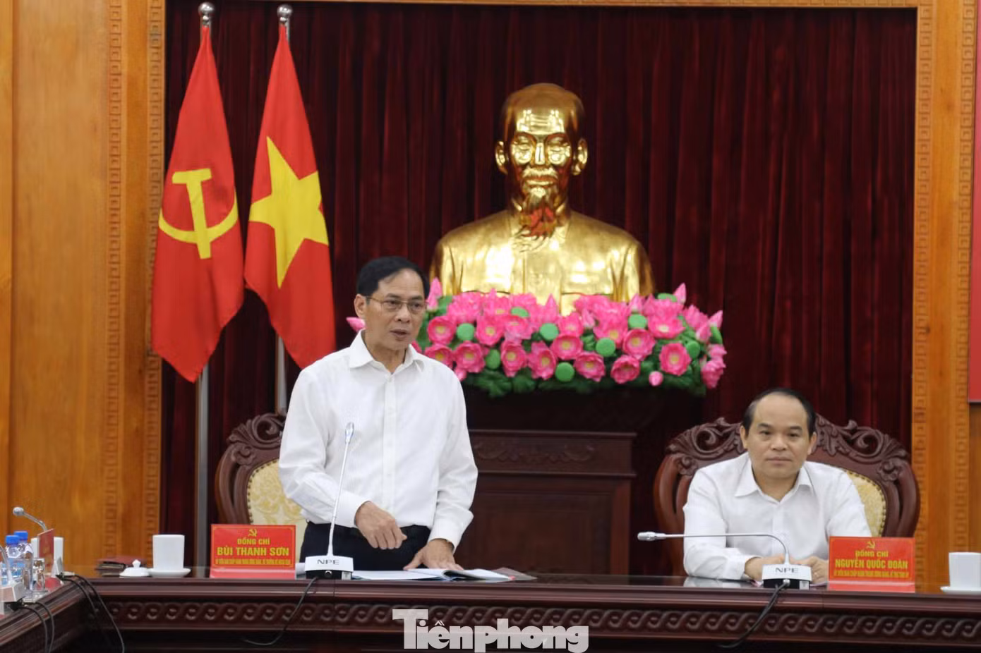 Bộ trưởng Bùi Thanh Sơn phát biểu ý kiến tại buổi làm việc với Tỉnh ủy Lạng Sơn. Ảnh: Duy Chiến