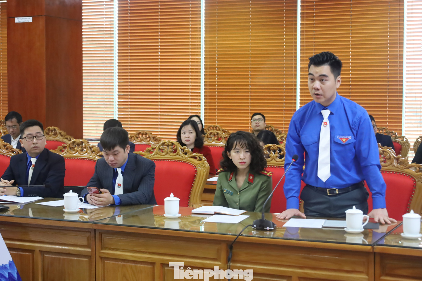 Anh Lại Hoàng Nam - Chủ tịch CLB Thanh niên khởi nghiệp thành phố nêu ý kiến về vấn đề thanh niên tham gia phát triển, quảng bá du lịch cũng như tạo việc làm cho thanh niên. Ảnh: Duy Chiến