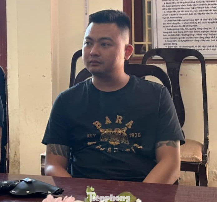 Đối tượng Bùi Trung Kiên- người sử dụng súng, hiện đang tạm giữ tại cơ quan công an.