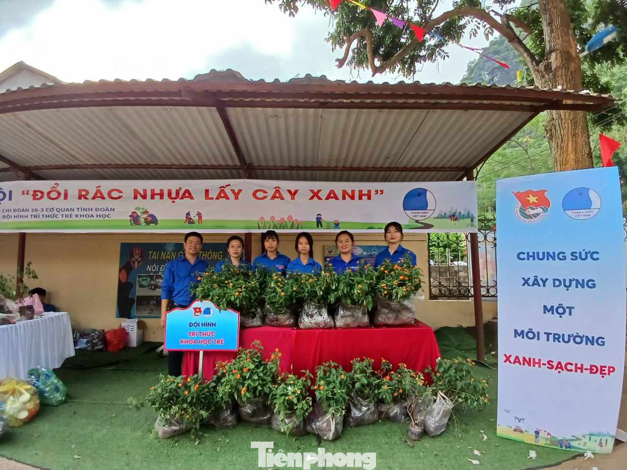 Chung tay xây dựng môi trường sáng- xanh- sạch- đẹp Chung tay xây dựng môi trường sáng- xanh- sạch- đẹp