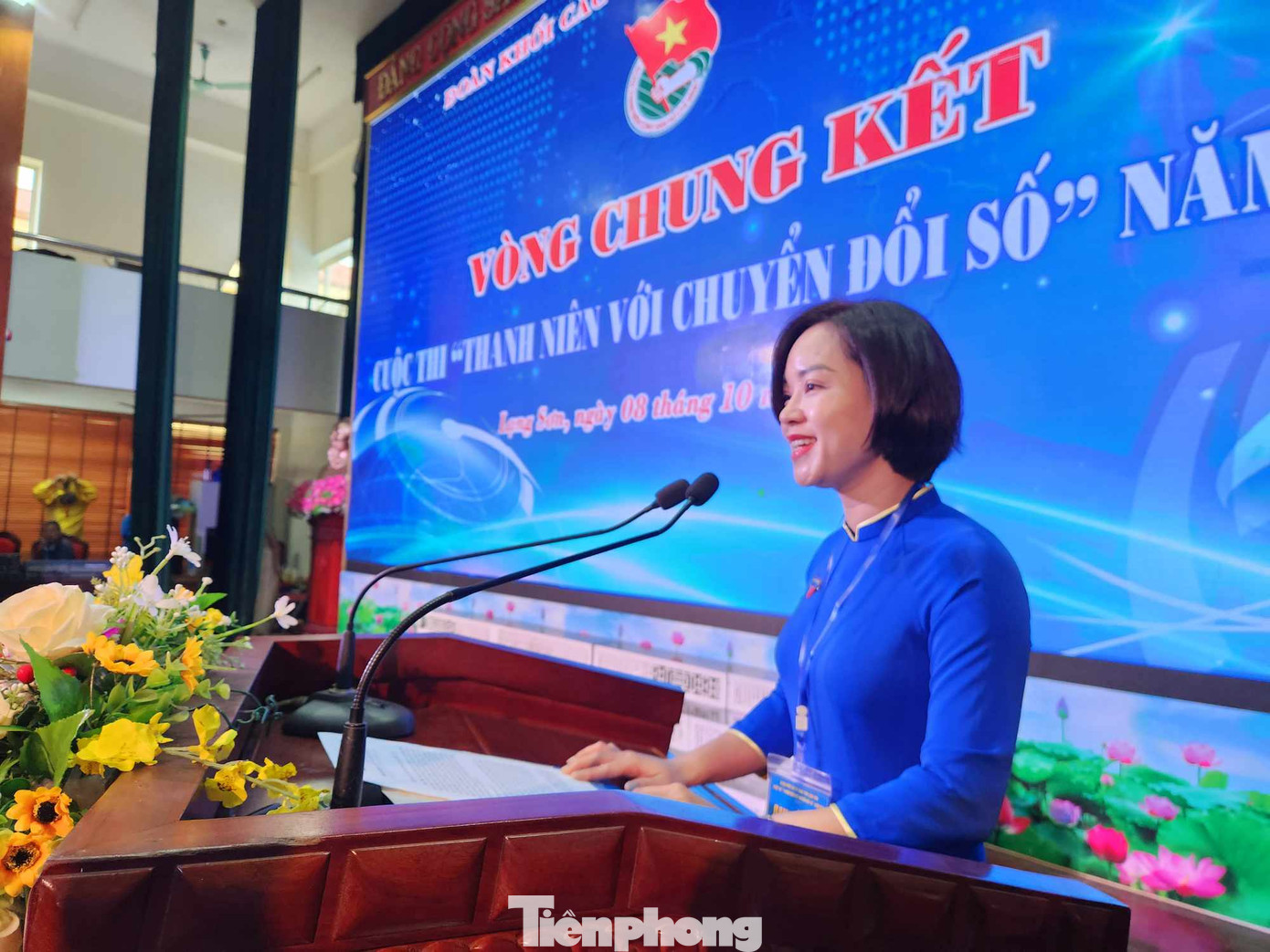 Chị Hoàng Thị Thu Trang, Bí thư Đoàn Khối CCQ tỉnh Lạng Sơn phát biểu khai mạc Chung kết cuộc thi. Ảnh: Duy Chiến