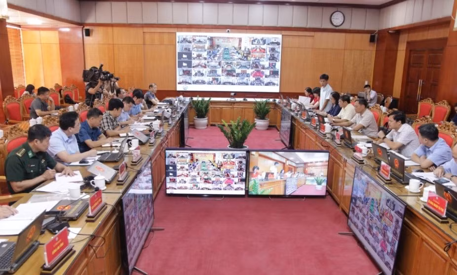 Tỉnh Lạng Sơn họp trực tuyến ba cấp bàn công việc ứng phó với bão số 3.