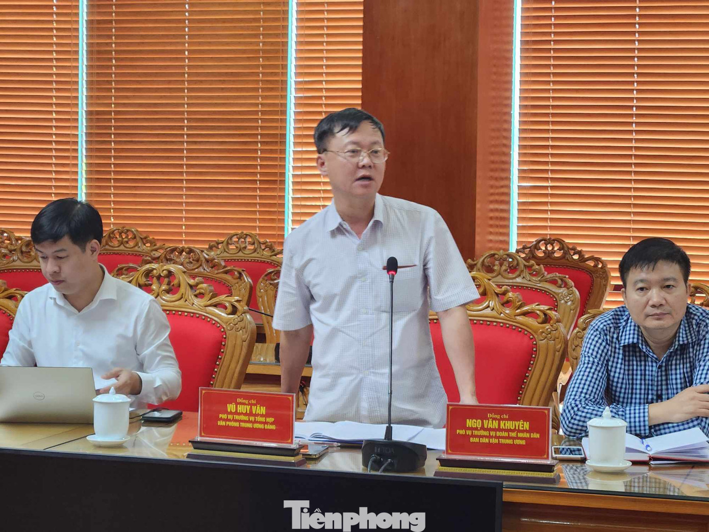 Ông Vũ Huy Văn - Phó vụ trưởng Vụ tổng hợp, Văn phòng Trung ương Đảng mong muốn địa phương nêu bật những mô hình, cách làm hay, riêng có ở Lạng Sơn. Ông Vũ Huy Văn - Phó vụ trưởng Vụ tổng hợp, Văn phòng Trung ương Đảng mong muốn địa phương nêu bật những mô hình, cách làm hay, riêng có ở Lạng Sơn.