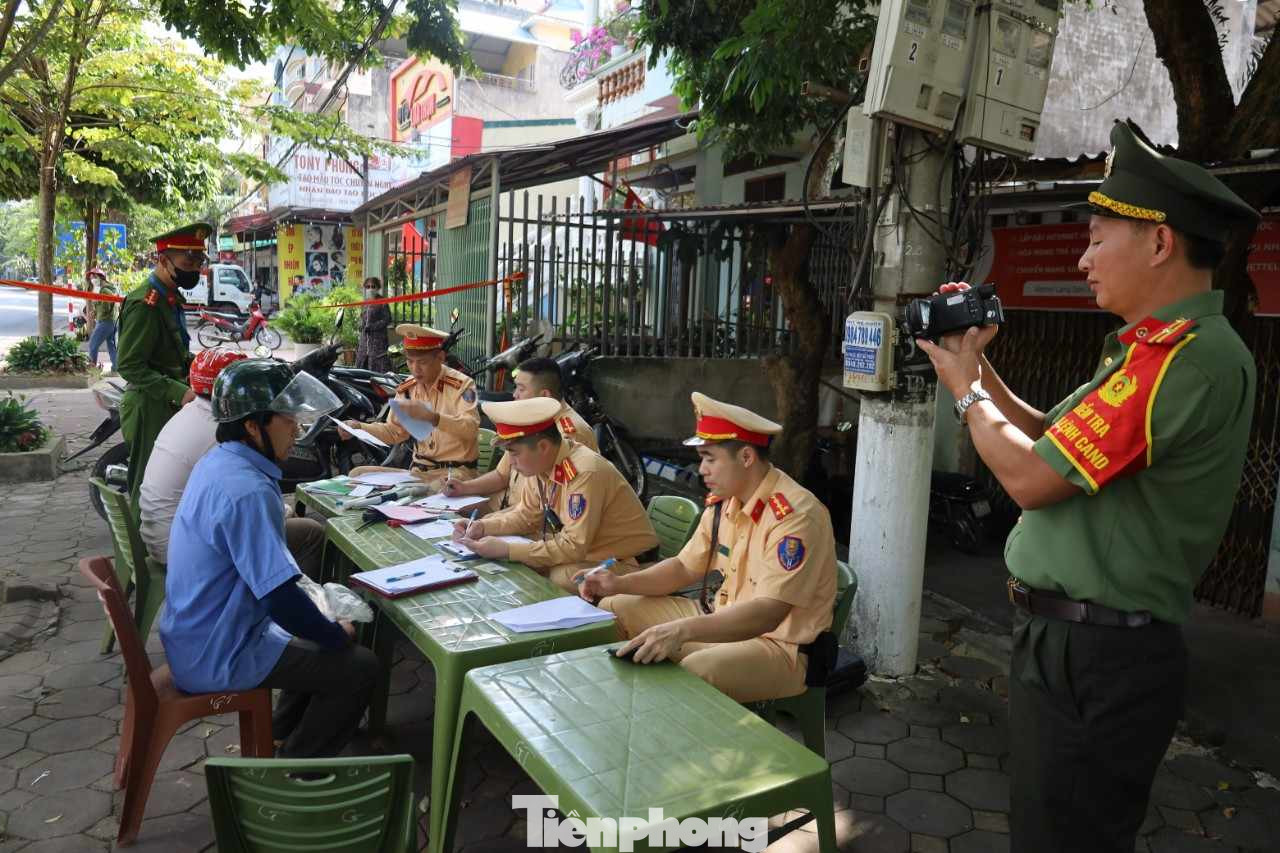 Trong vòng một tháng, có tới 88 trường hợp vi phạm là cán bộ, đảng viên. Trong vòng một tháng, có tới 88 trường hợp vi phạm là cán bộ, đảng viên.